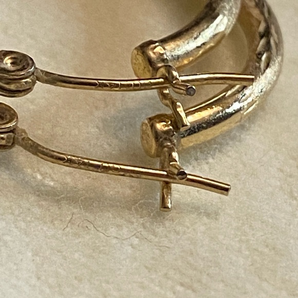 14k solid yellow gold hoop earrings - Picture 5 of 7